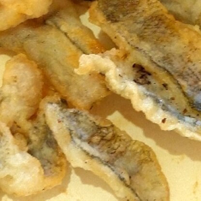 作ってみました、クロダイの小さいものです。白身魚の天ぷら美味しいですね。